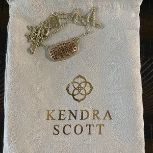Kendra Scott pendant